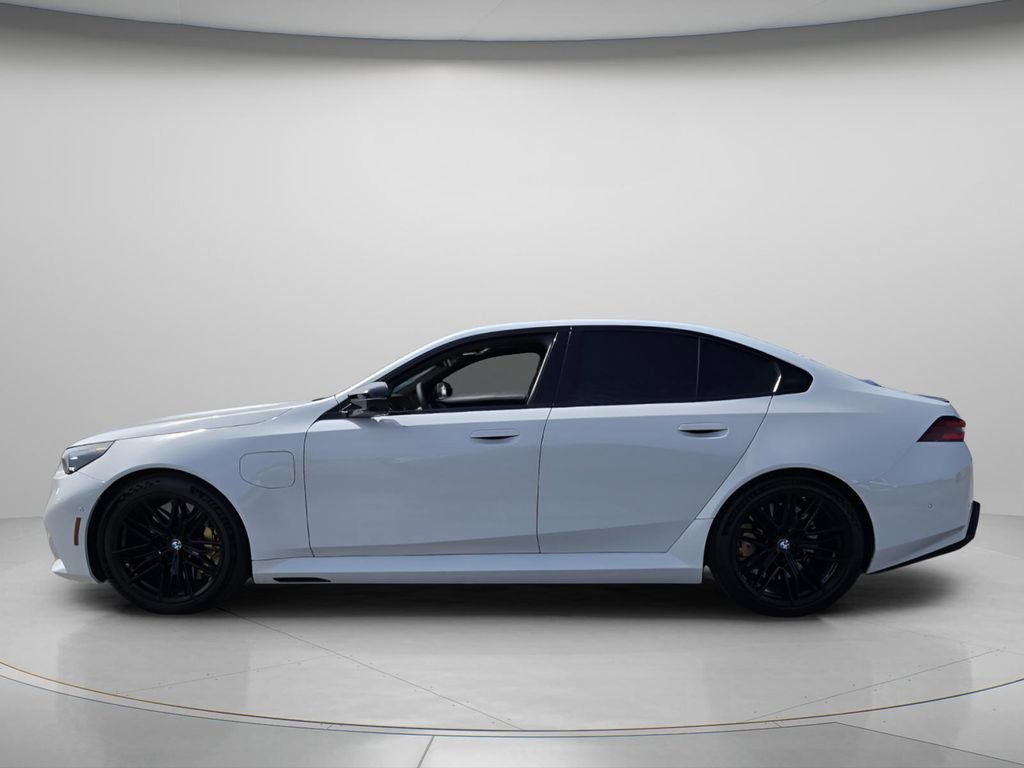 Used 2025 BMW M5 w/ M Driver's Package AWD/4WD image 3