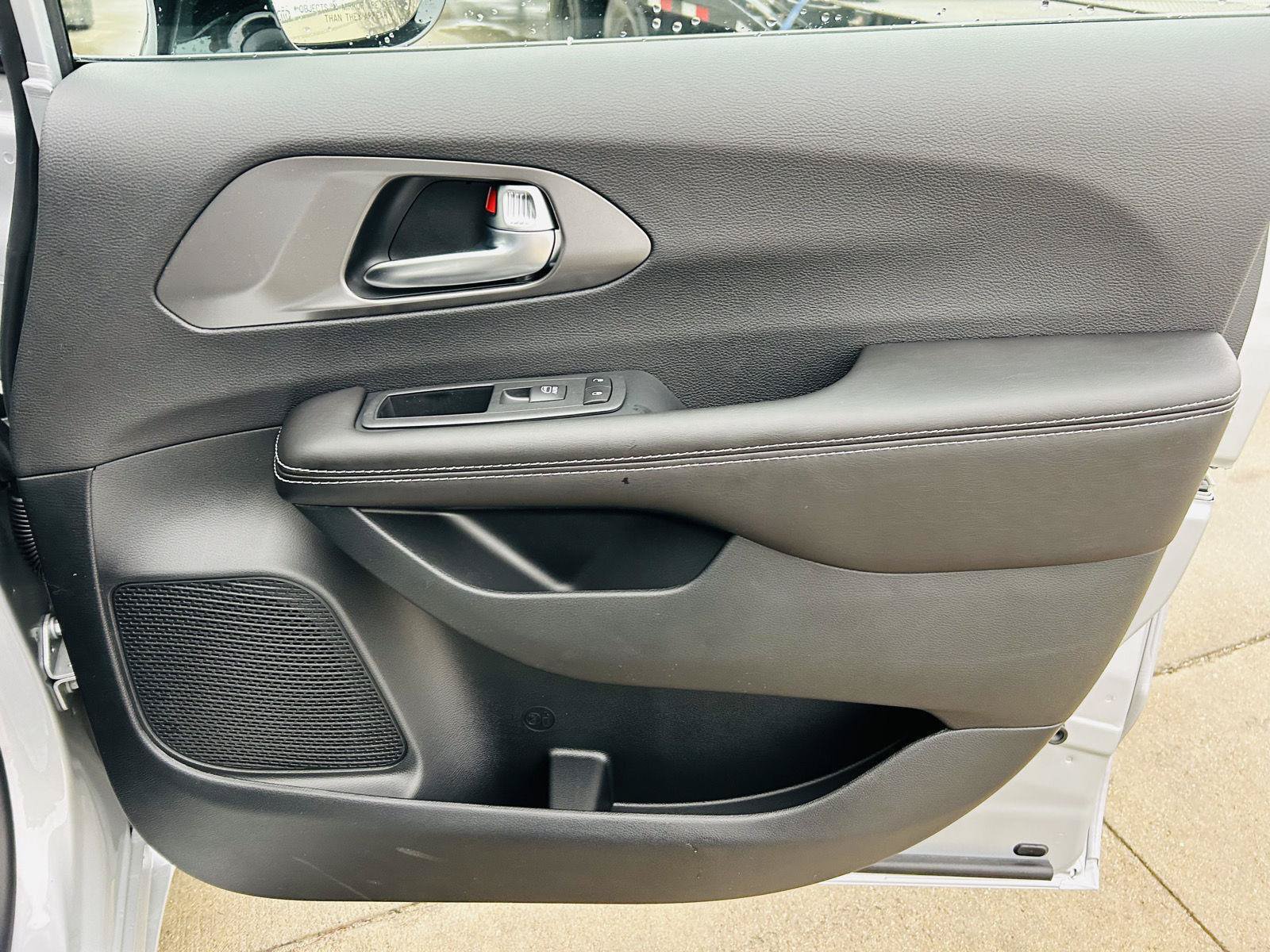 New 2026 Chrysler Voyager LX FWD image 32