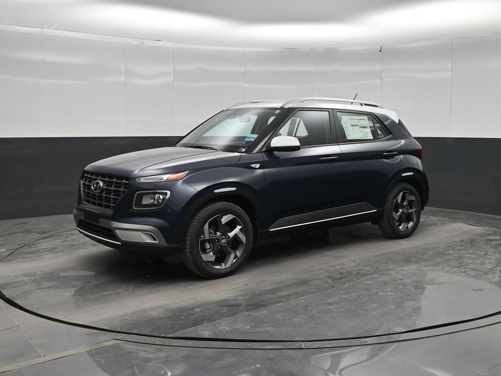 New 2026 Hyundai Venue SEL FWD image 4