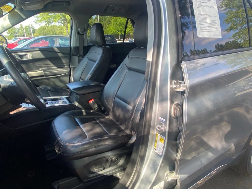 Used 2023 Ford Explorer XLT w/ Equipment Group 202A AWD/4WD image 12