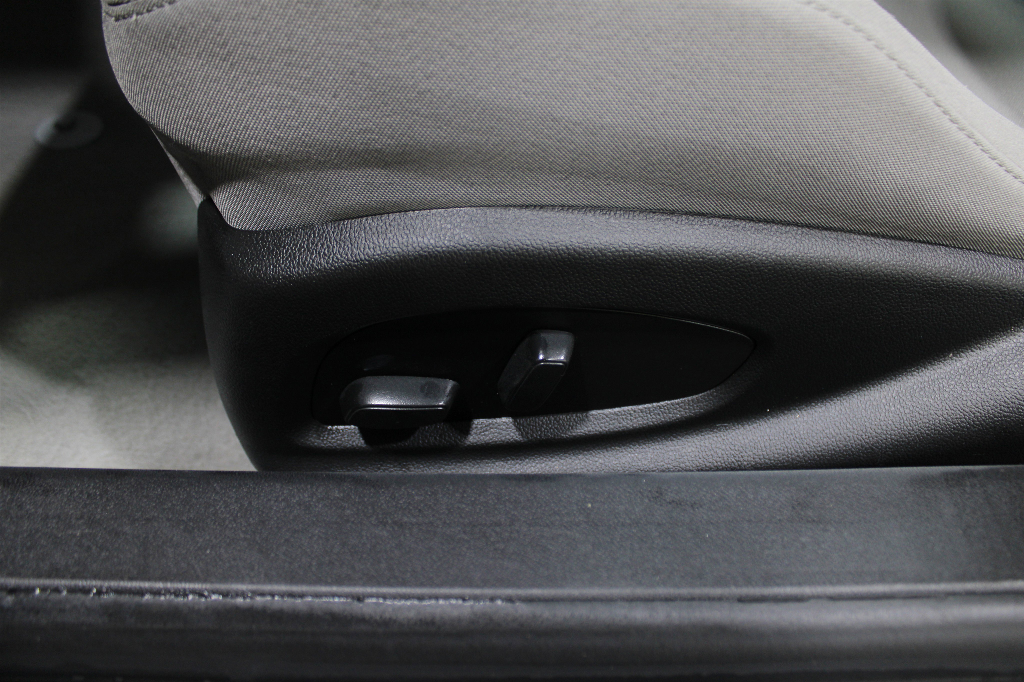 Used 2023 Chevrolet Camaro LT image 4