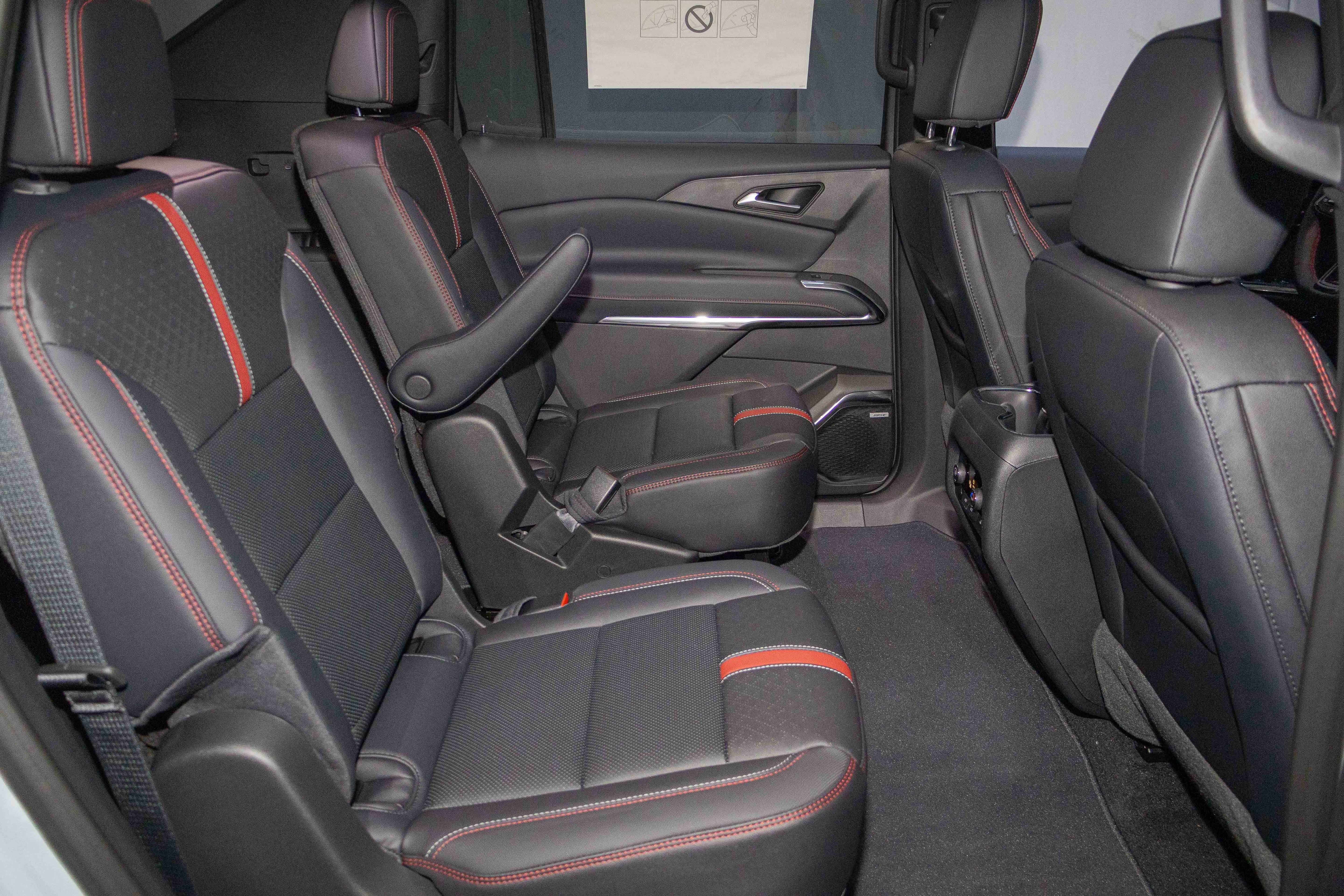 New 2026 Chevrolet Traverse RS w/ LPO, Floor Liner Package image 12
