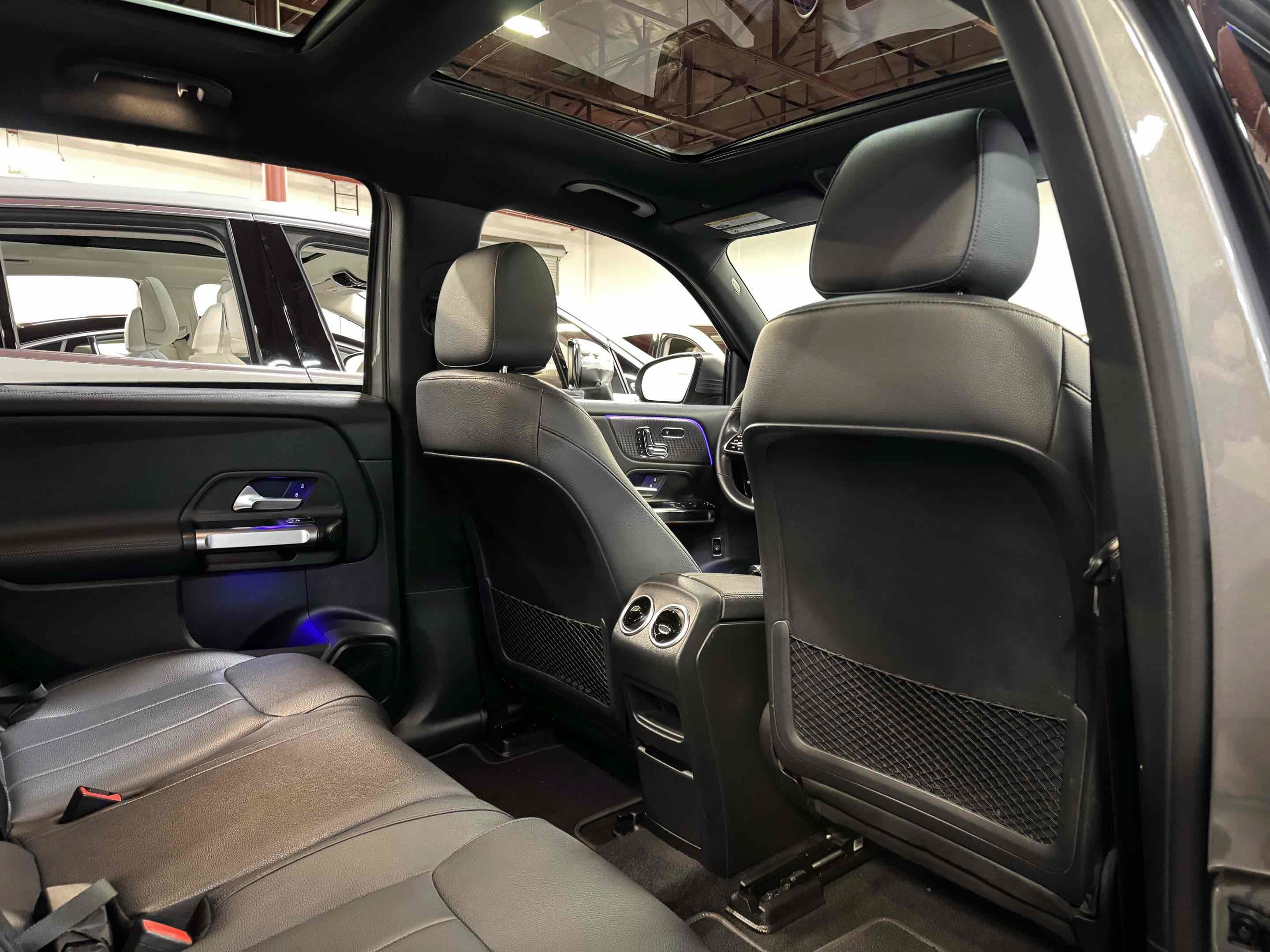 Used 2023 Mercedes-Benz EQB 300 4MATIC image 7