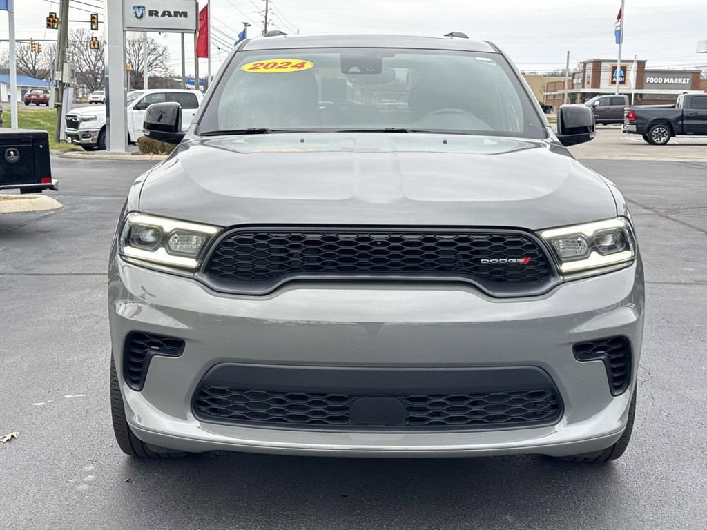 Used 2024 Dodge Durango GT image 2