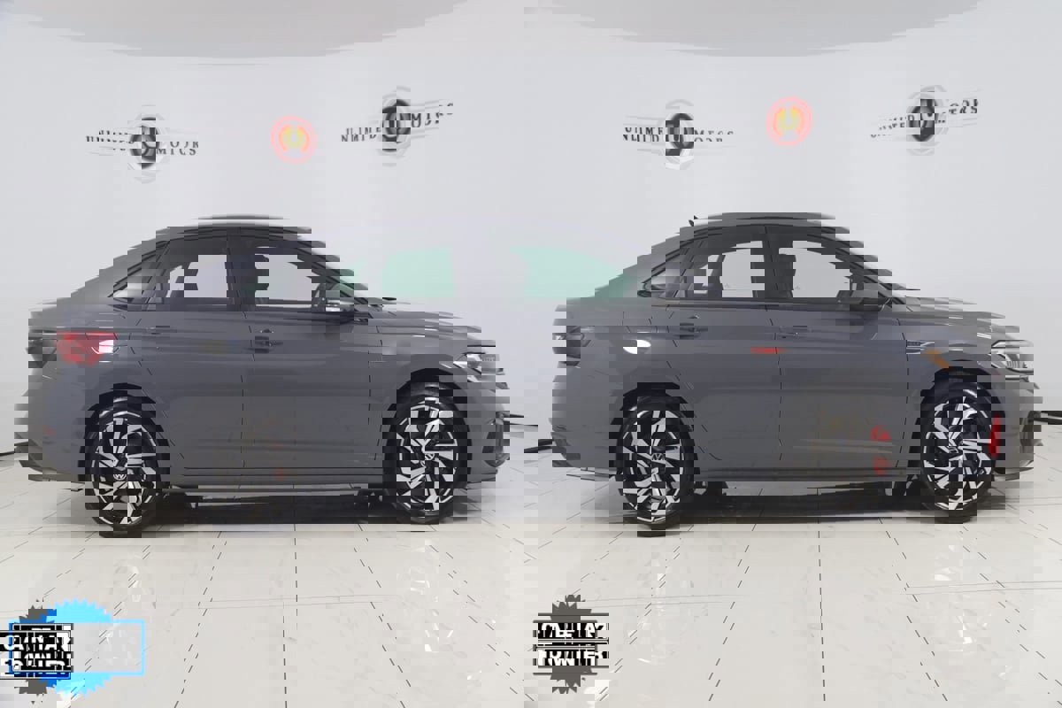 Used 2024 Volkswagen Jetta GLI Autobahn image 2