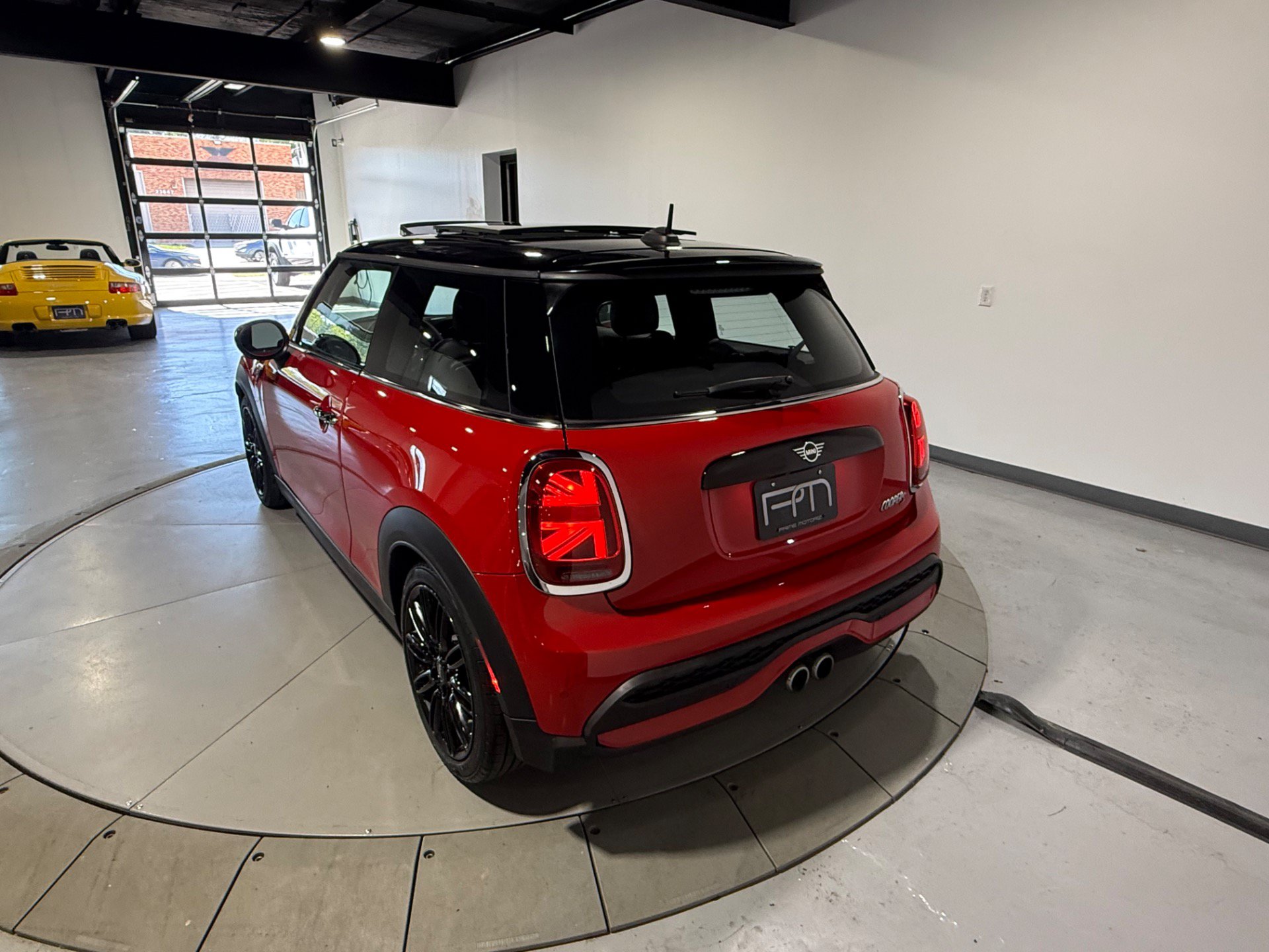 Used 2023 MINI Cooper S FWD image 13