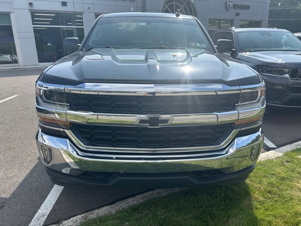 Used 2018 Chevrolet Silverado 1500 LT w/ All Star Edition AWD/4WD image 2