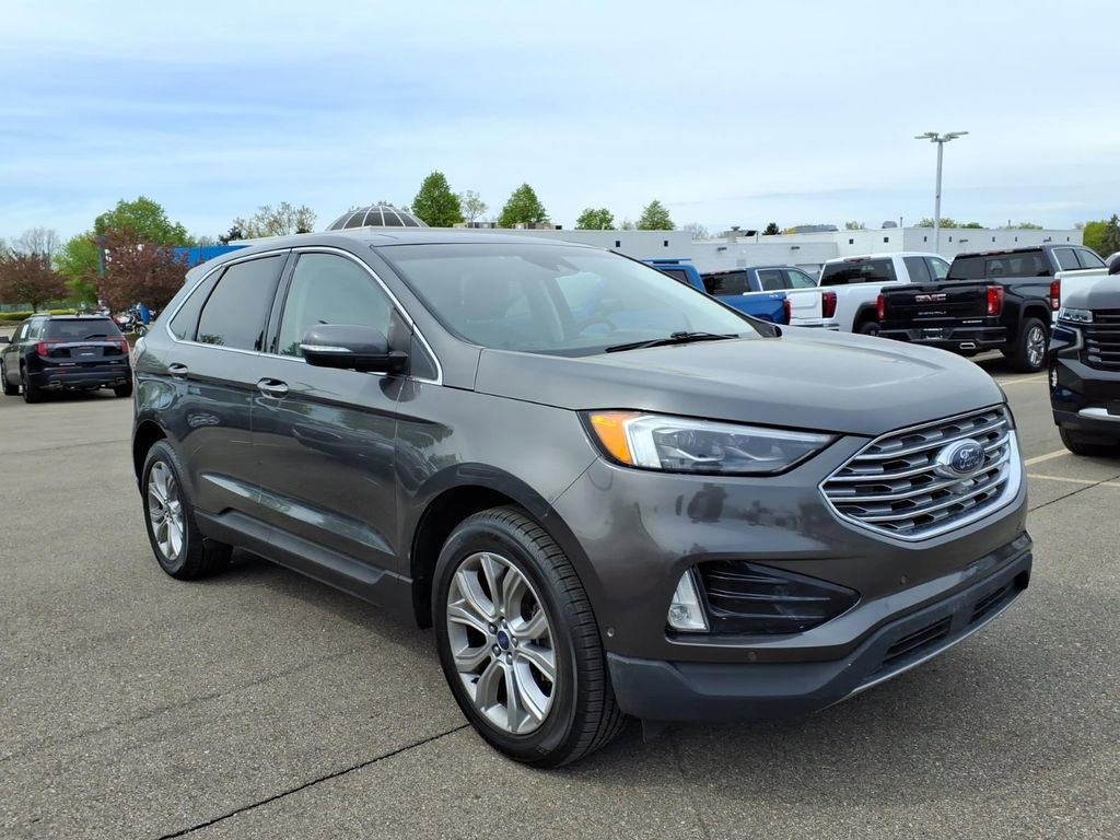 Used 2019 Ford Edge Titanium w/ Equipment Group 301A AWD/4WD image 3