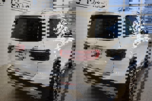 New 2025 Mercedes-Benz GLB 250 4MATIC image 4