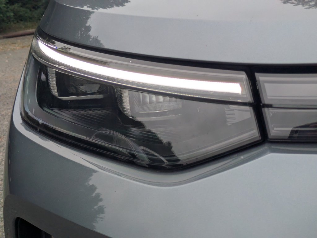 Certified 2025 Volkswagen Tiguan SE AWD/4WD image 10