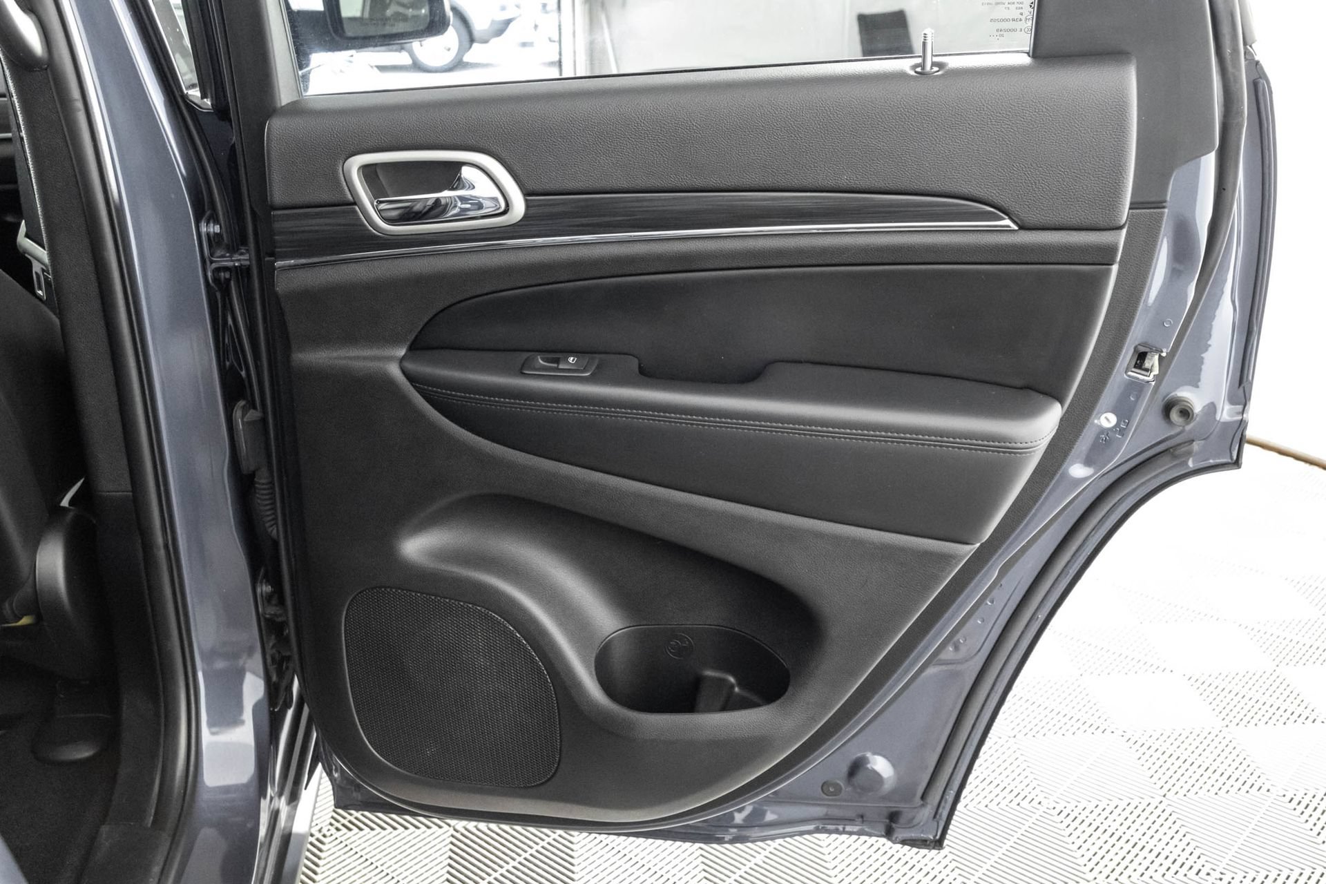Used 2021 Jeep Grand Cherokee Limited AWD/4WD image 43