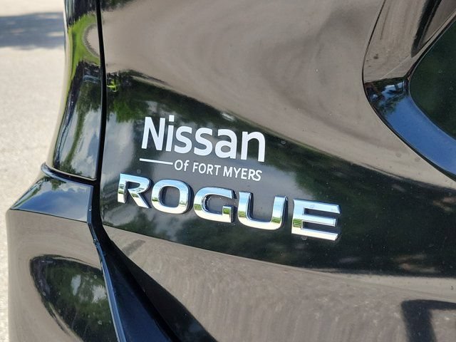 Used 2017 Nissan Rogue S FWD image 9