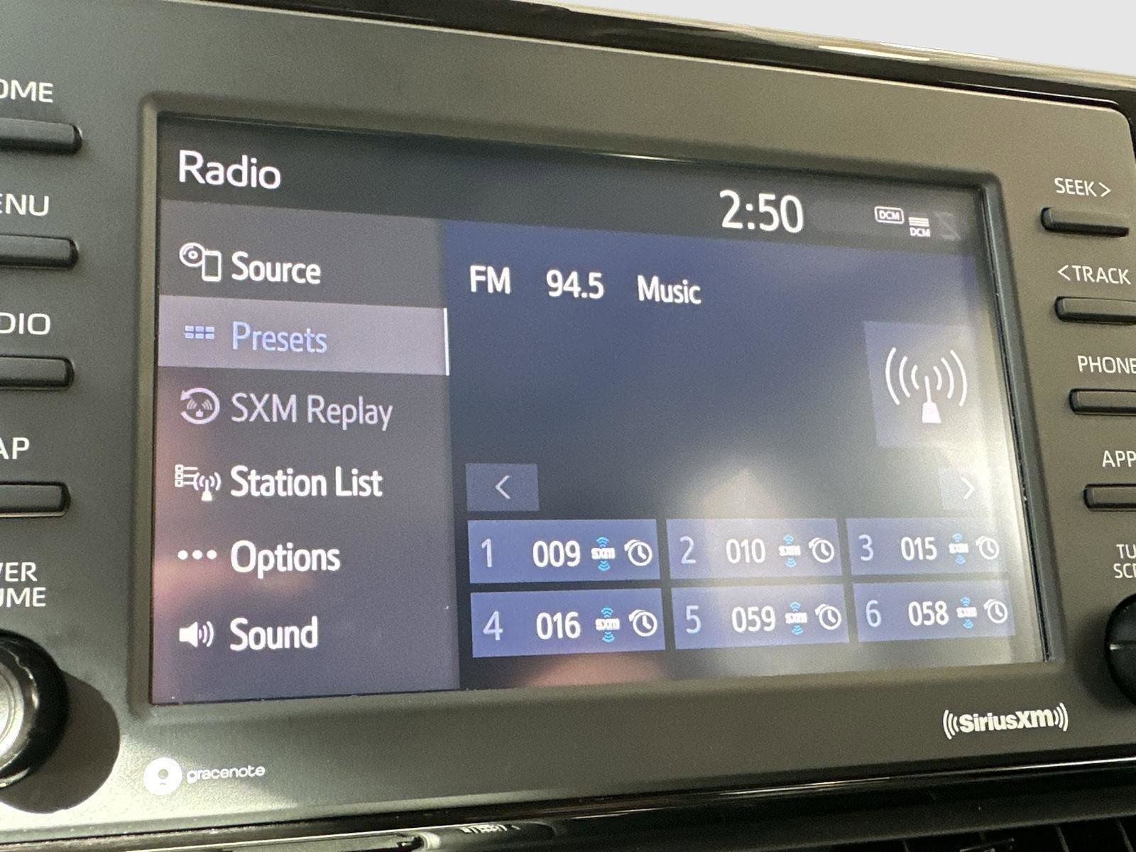 Used 2022 Toyota RAV4 XLE Premium image 16