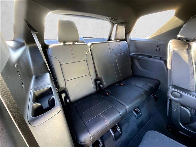 Certified 2023 Chevrolet Traverse RS image 30