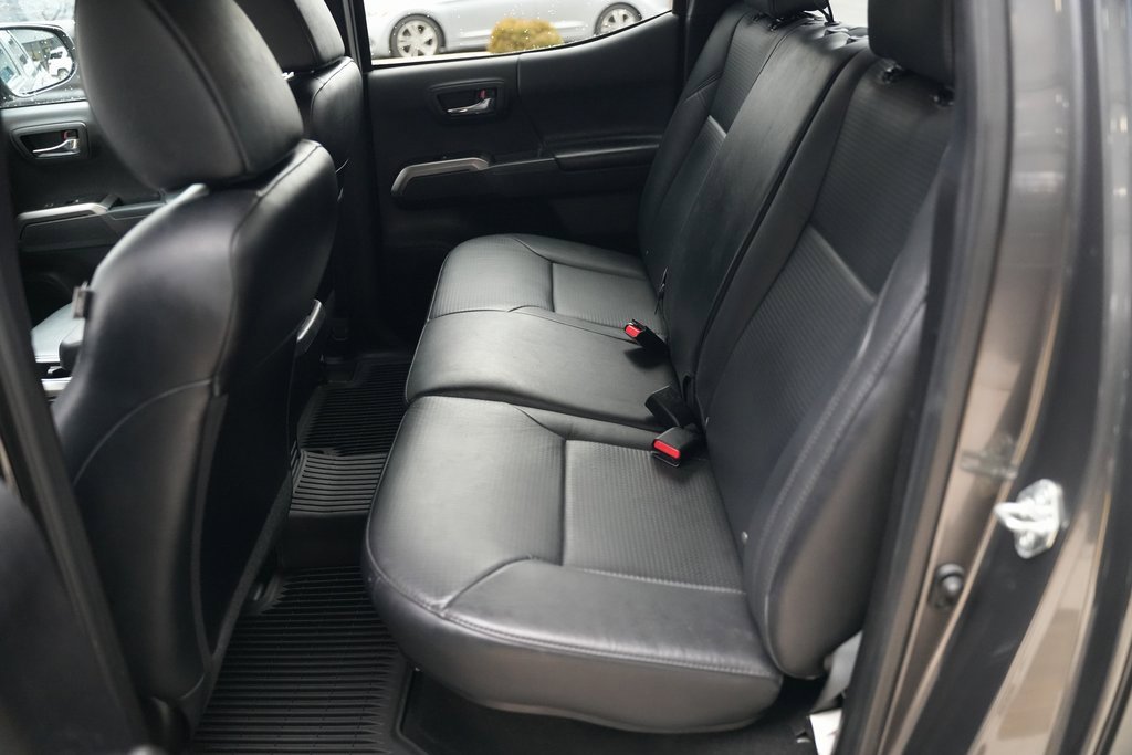 Used 2021 Toyota Tacoma Limited image 42