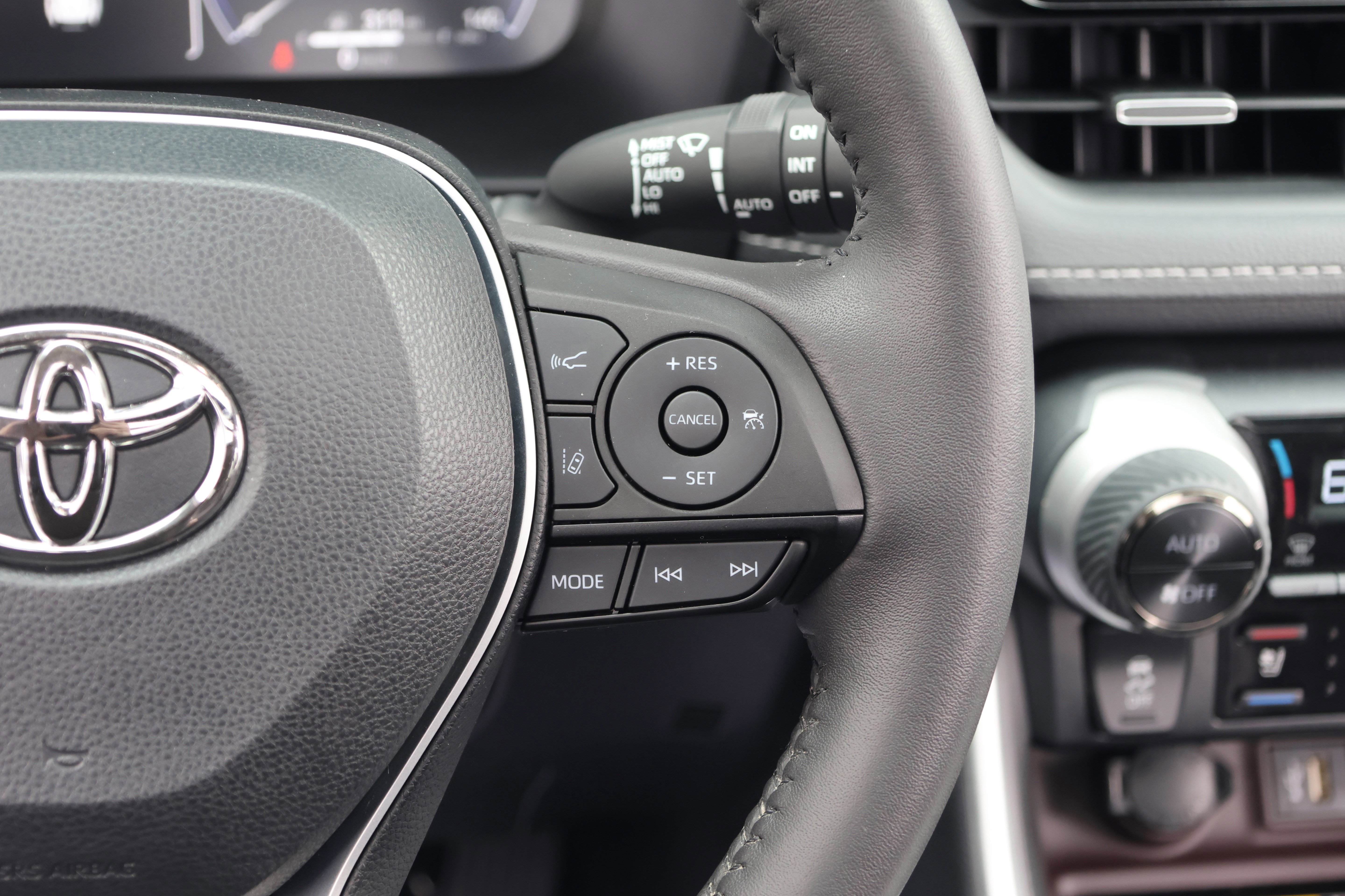 Used 2023 Toyota RAV4 Limited image 21