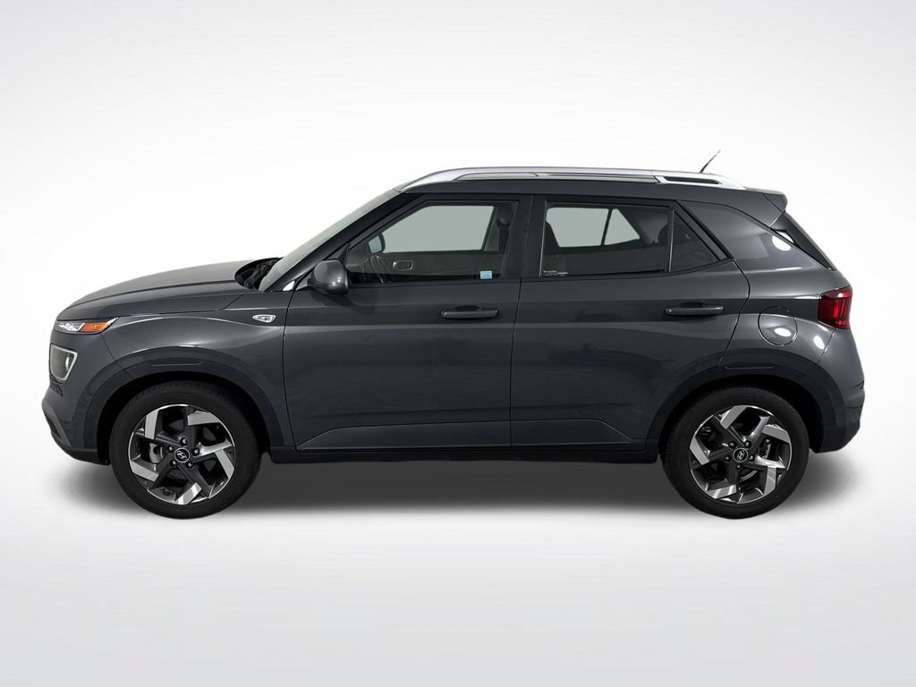 Used 2023 Hyundai Venue SEL FWD image 8