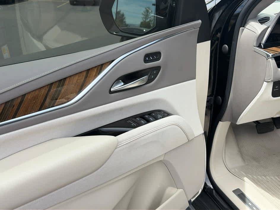Used 2022 Cadillac Escalade Sport Platinum AWD/4WD image 10