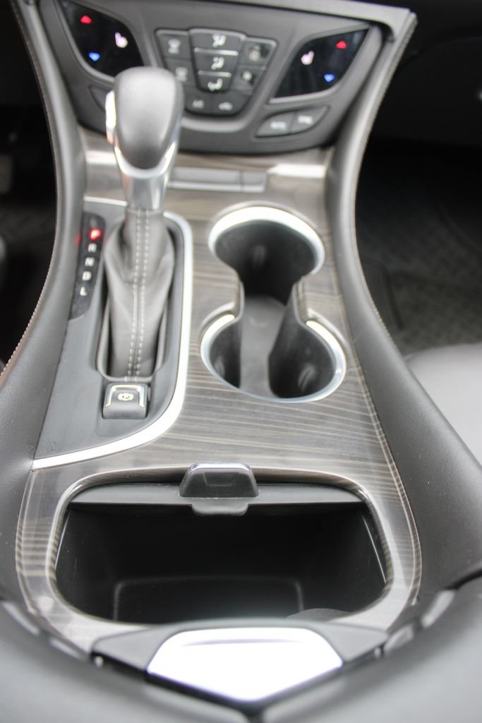 Used 2020 Buick Envision Essence FWD image 48