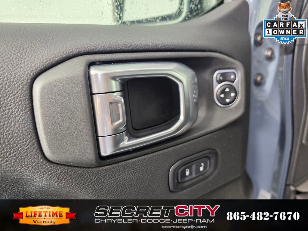 Used 2025 Jeep Wrangler Sahara 4xe image 12