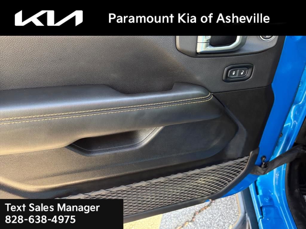 Used 2024 Jeep Wrangler Sahara image 23