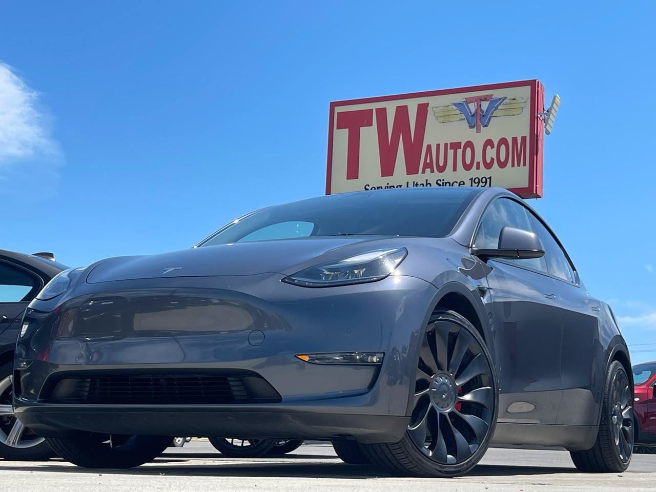 Used 2022 Tesla Model Y Performance AWD/4WD image 1