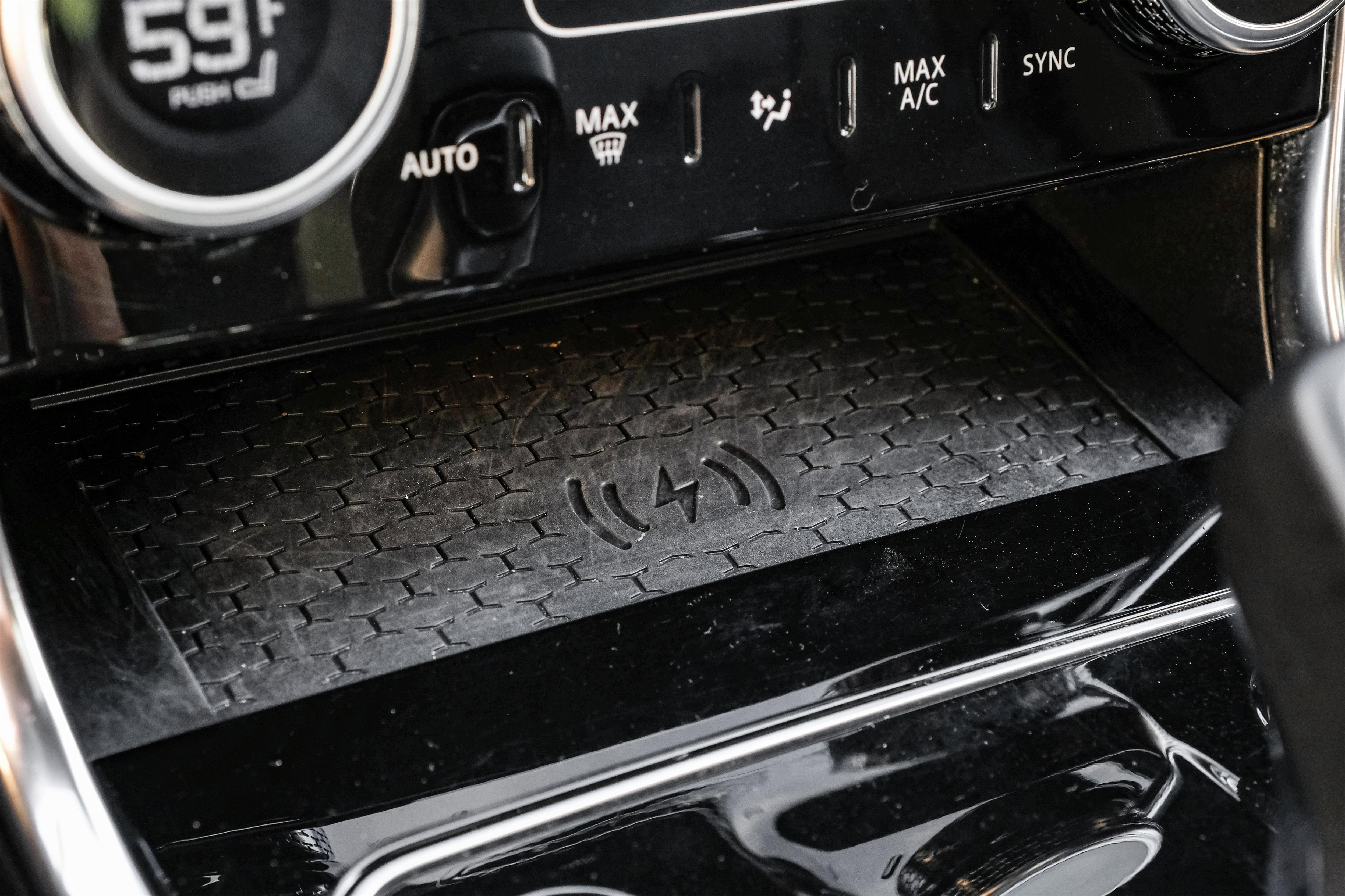 Used 2020 Jaguar XE S image 26