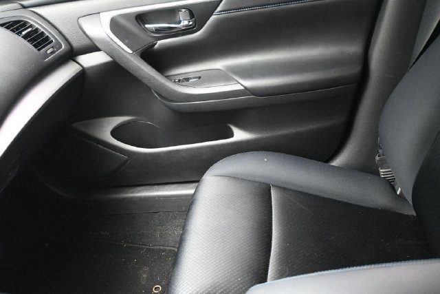 Used 2017 Nissan Altima 2.5 SR w/ Midnight Edition Package FWD image 33