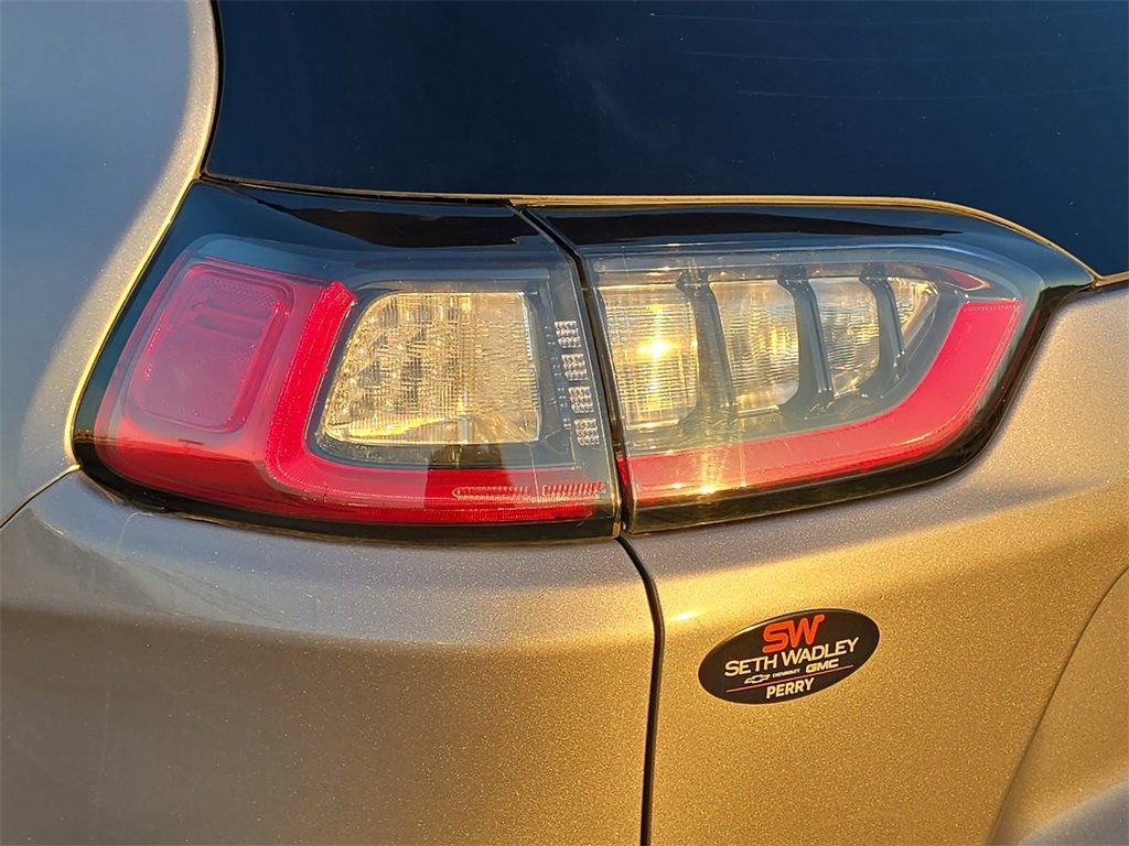 Used 2019 Jeep Cherokee Latitude w/ Popular Appearance Group image 33