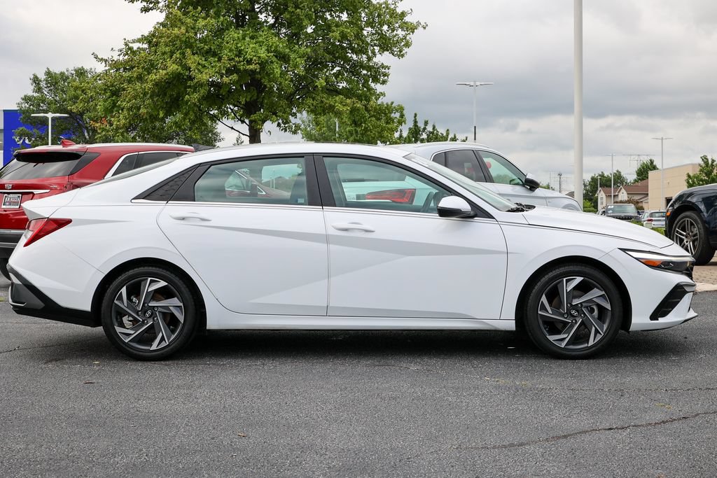 Used 2024 Hyundai Elantra Limited FWD image 26