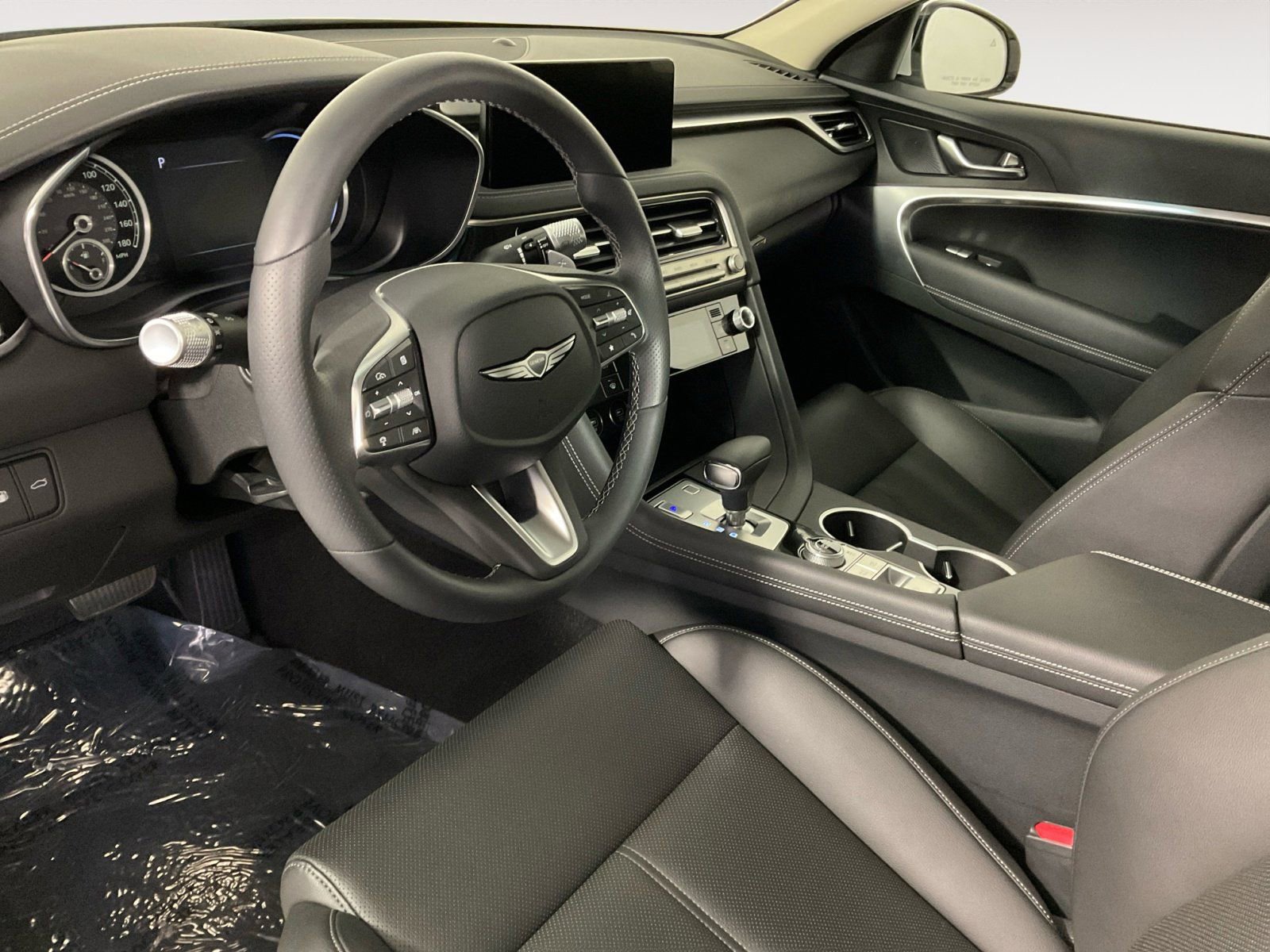 Used 2025 Genesis G70 2.5T image 11