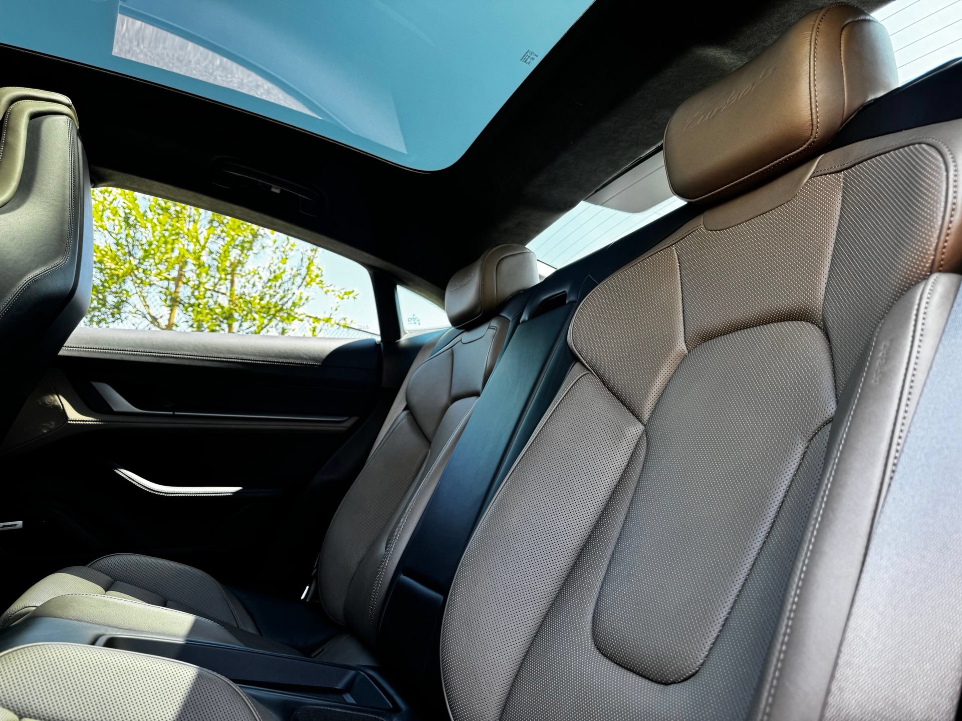 Certified 2022 Porsche Taycan Turbo S w/ Premium Package AWD/4WD image 36