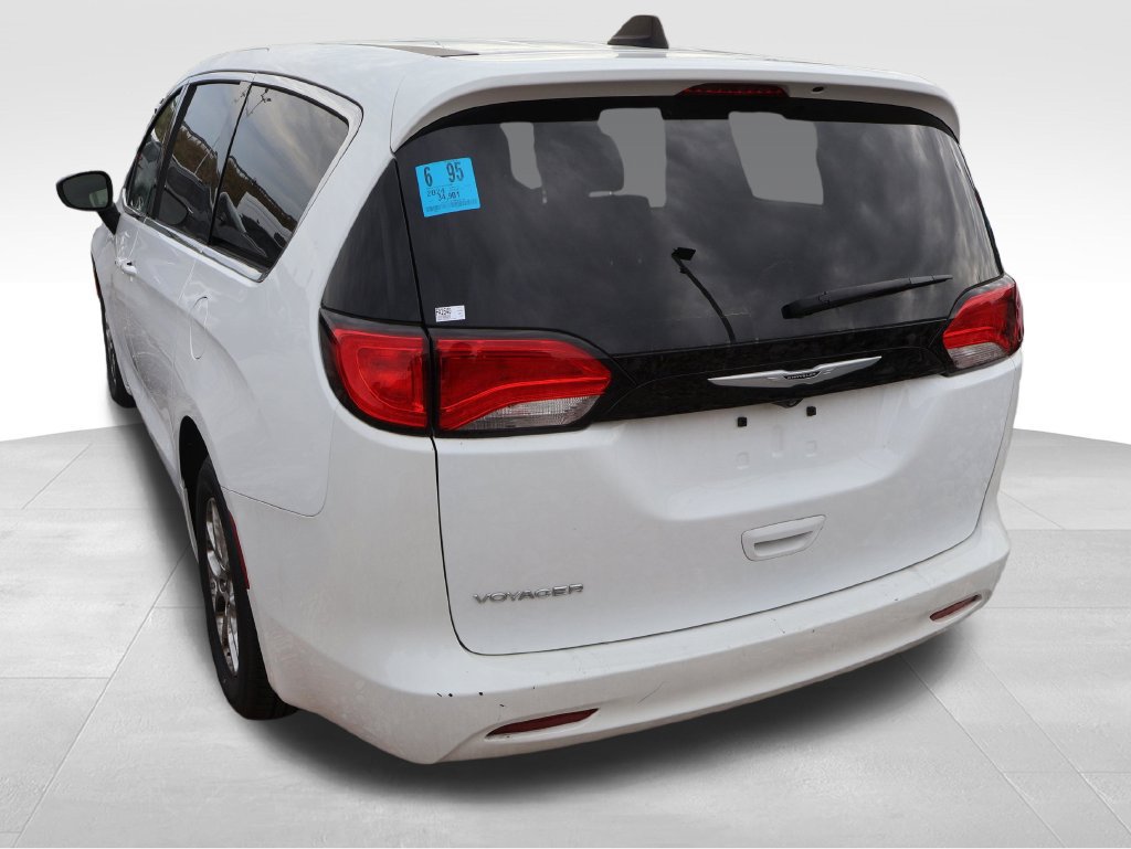 Used 2024 Chrysler Voyager LX FWD image 19