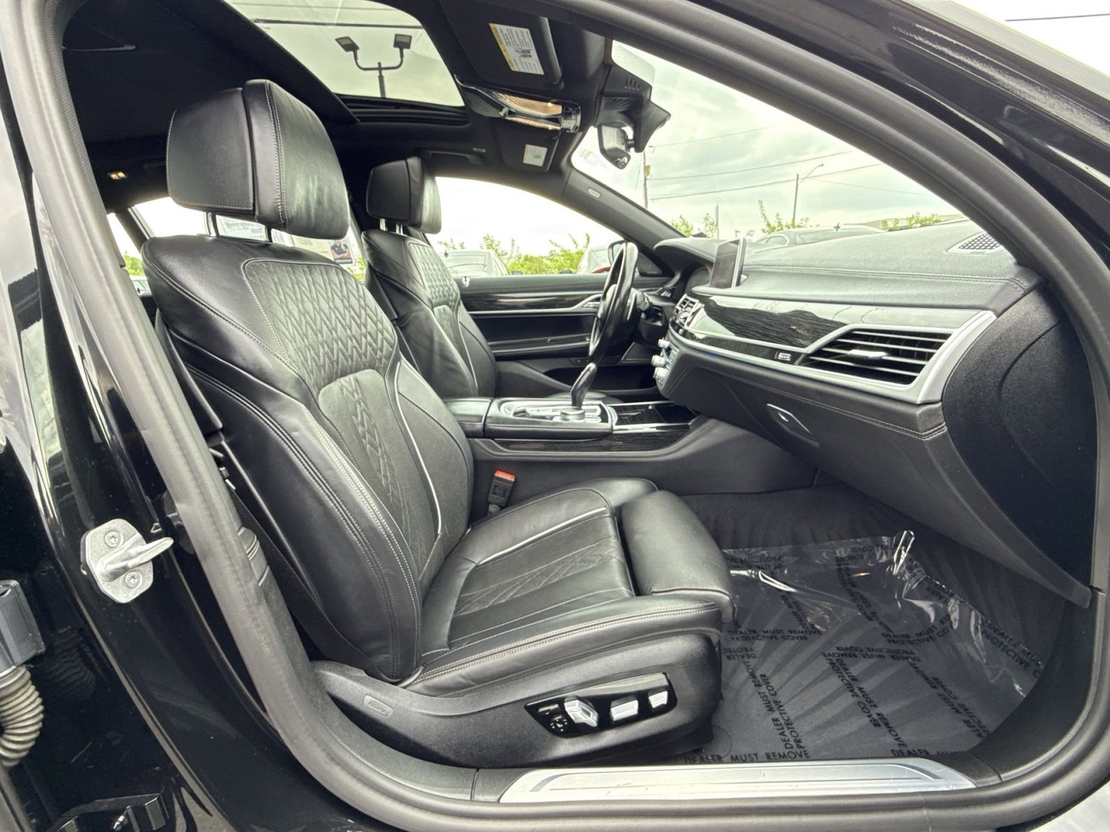 Used 2022 BMW 740i xDrive w/ M Sport Package AWD/4WD image 27