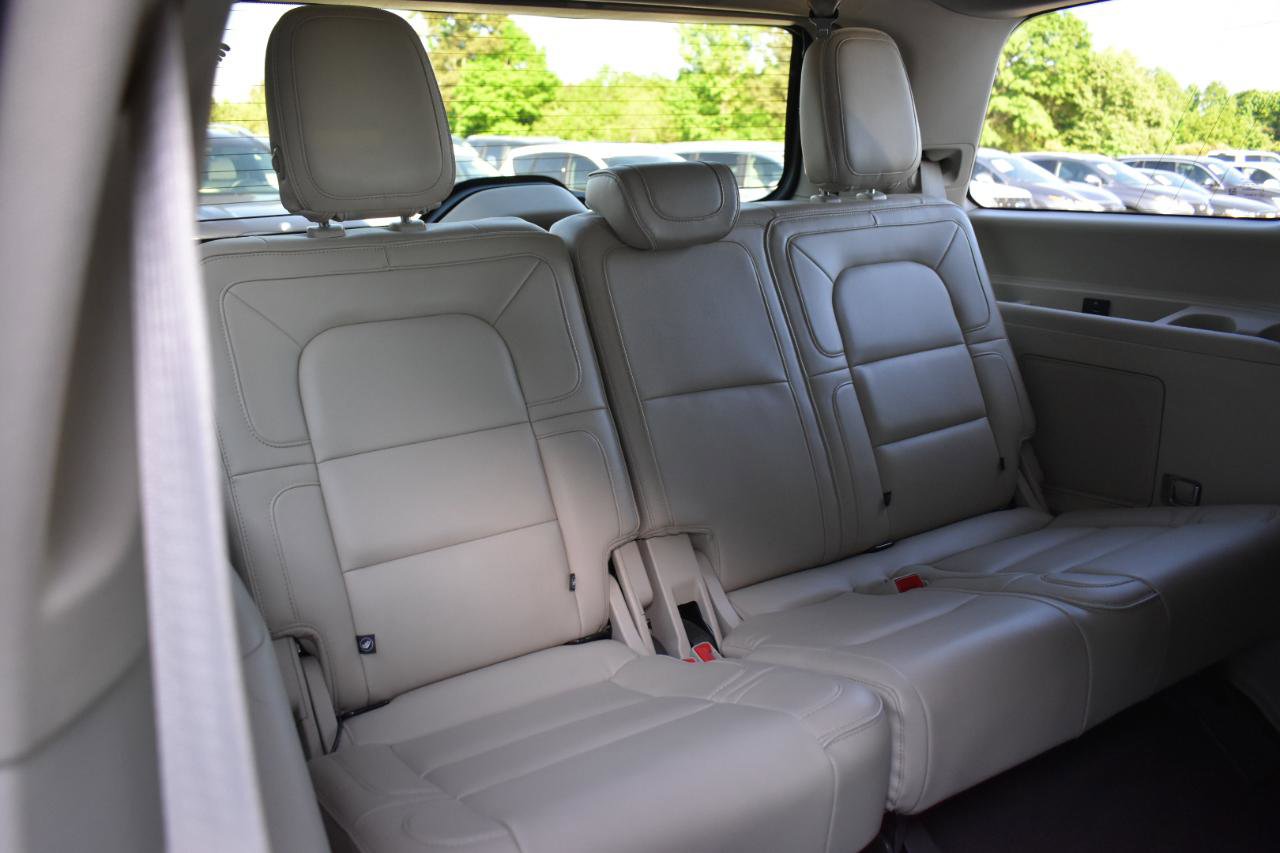 Used 2018 Lincoln Navigator Select RWD image 31