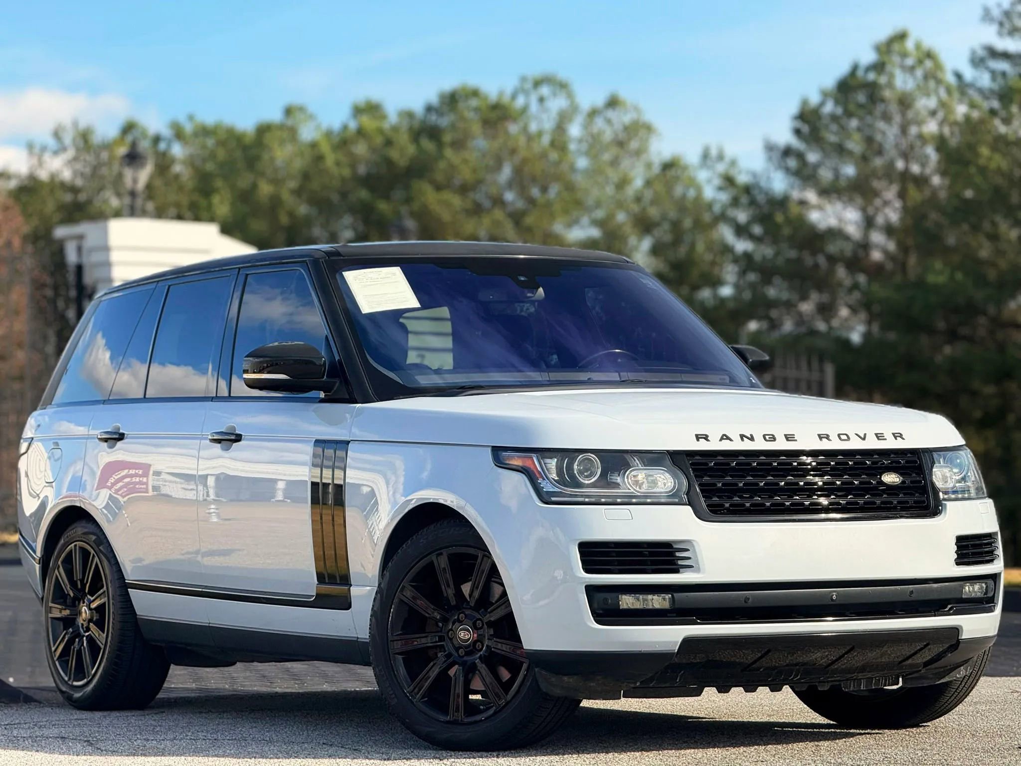 Used 2016 Land Rover Range Rover HSE image 5