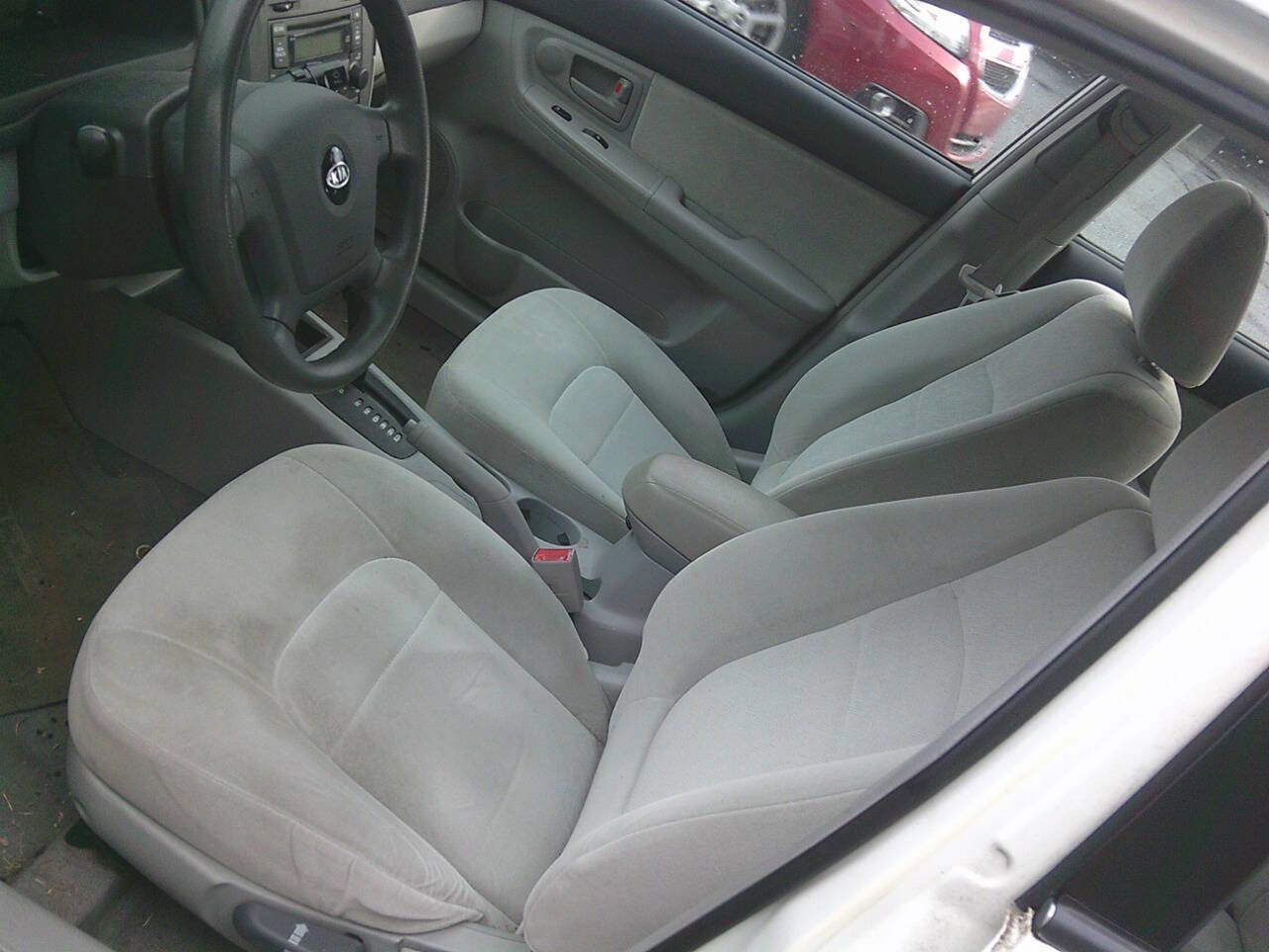 Used 2006 Kia Spectra EX image 16