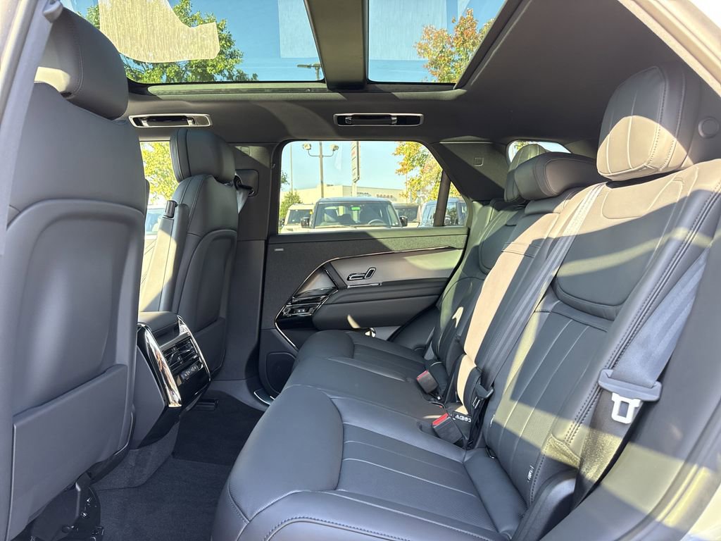 New 2025 Land Rover Range Rover Sport SE image 5