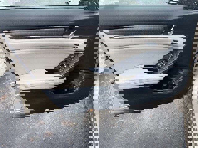 Used 2018 Honda Accord Touring image 21