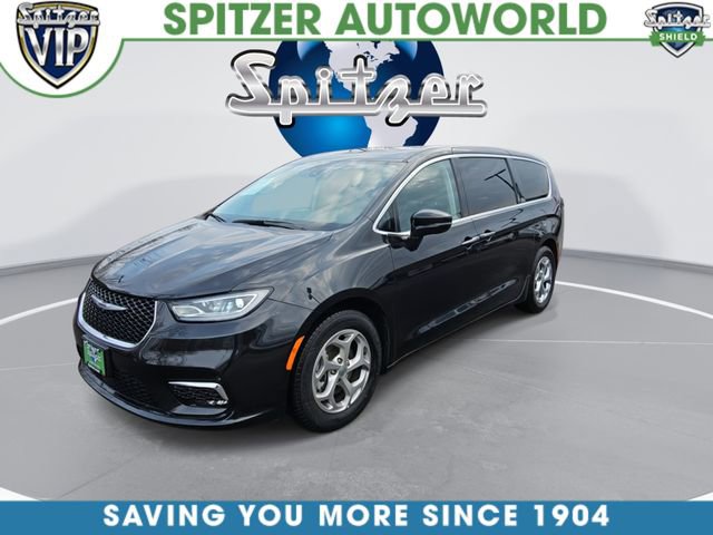 Used 2024 Chrysler Pacifica Limited image 4