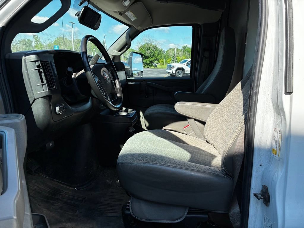 Used 2022 GMC Savana 3500 w/ Power Convenience Package RWD image 34