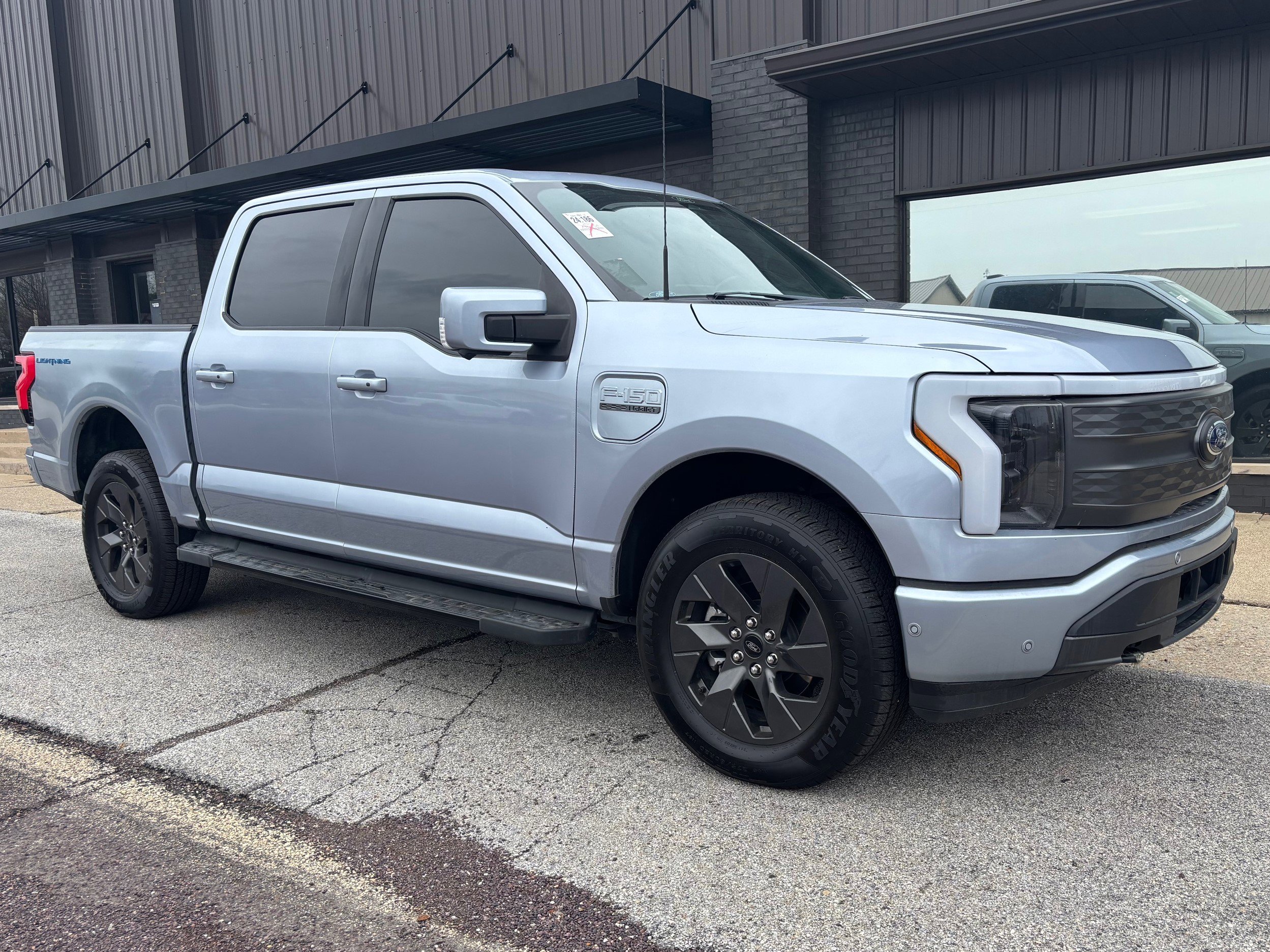 Used 2022 Ford F150 Lightning Lariat w/ Equipment Group 511A High image 3