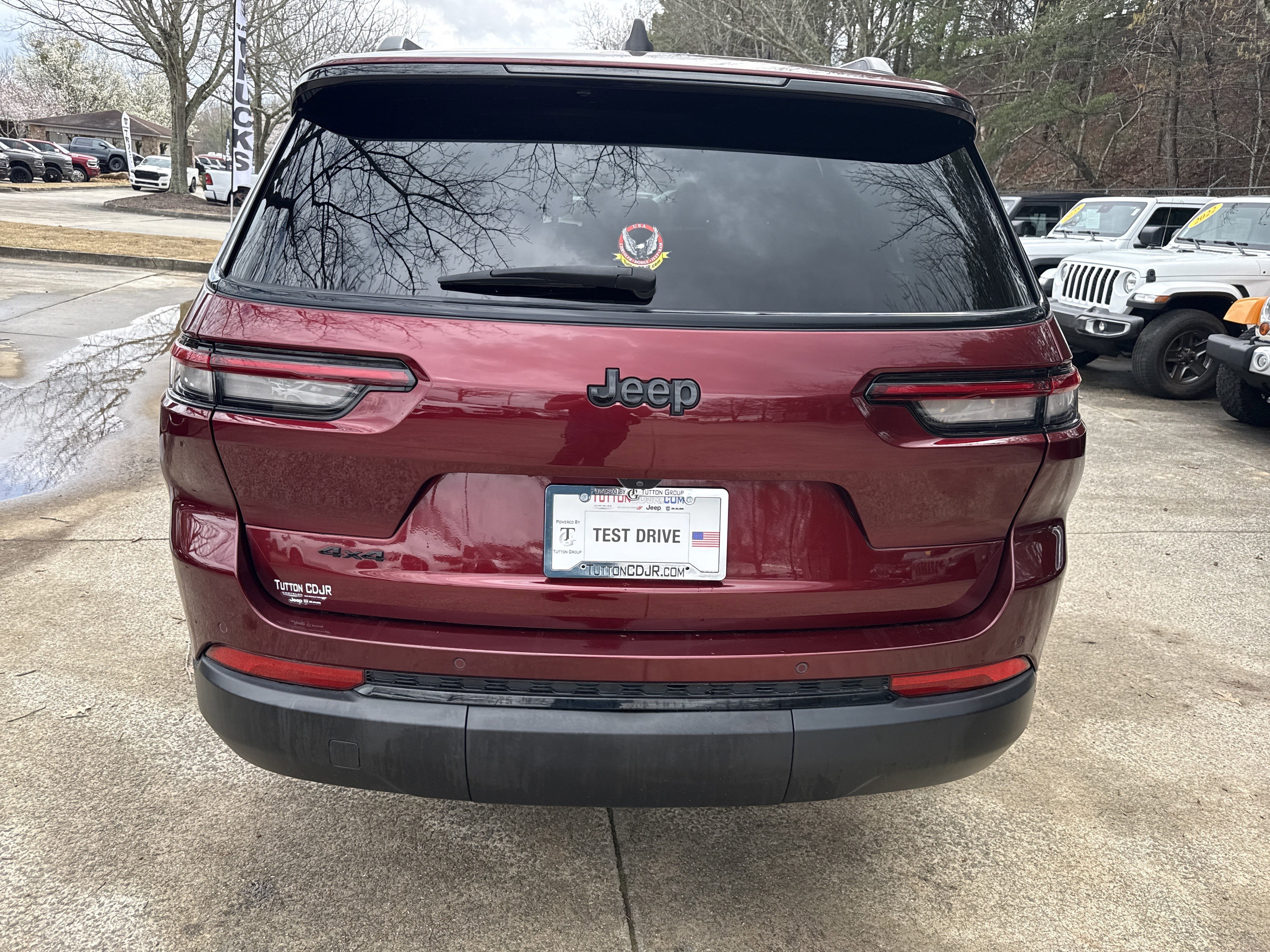 Used 2023 Jeep Grand Cherokee L Laredo image 6