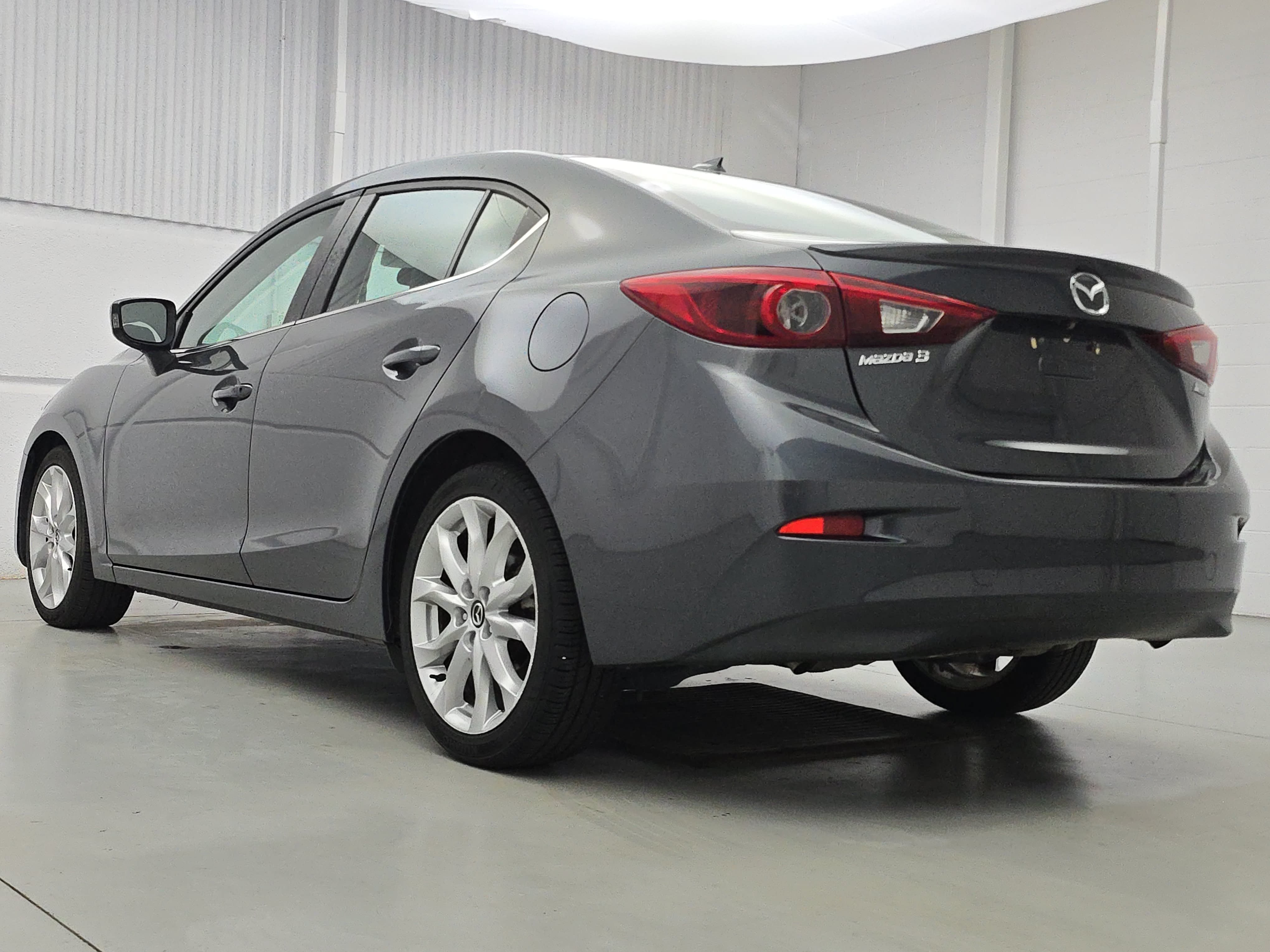 Used 2014 MAZDA MAZDA3 s Touring FWD image 3