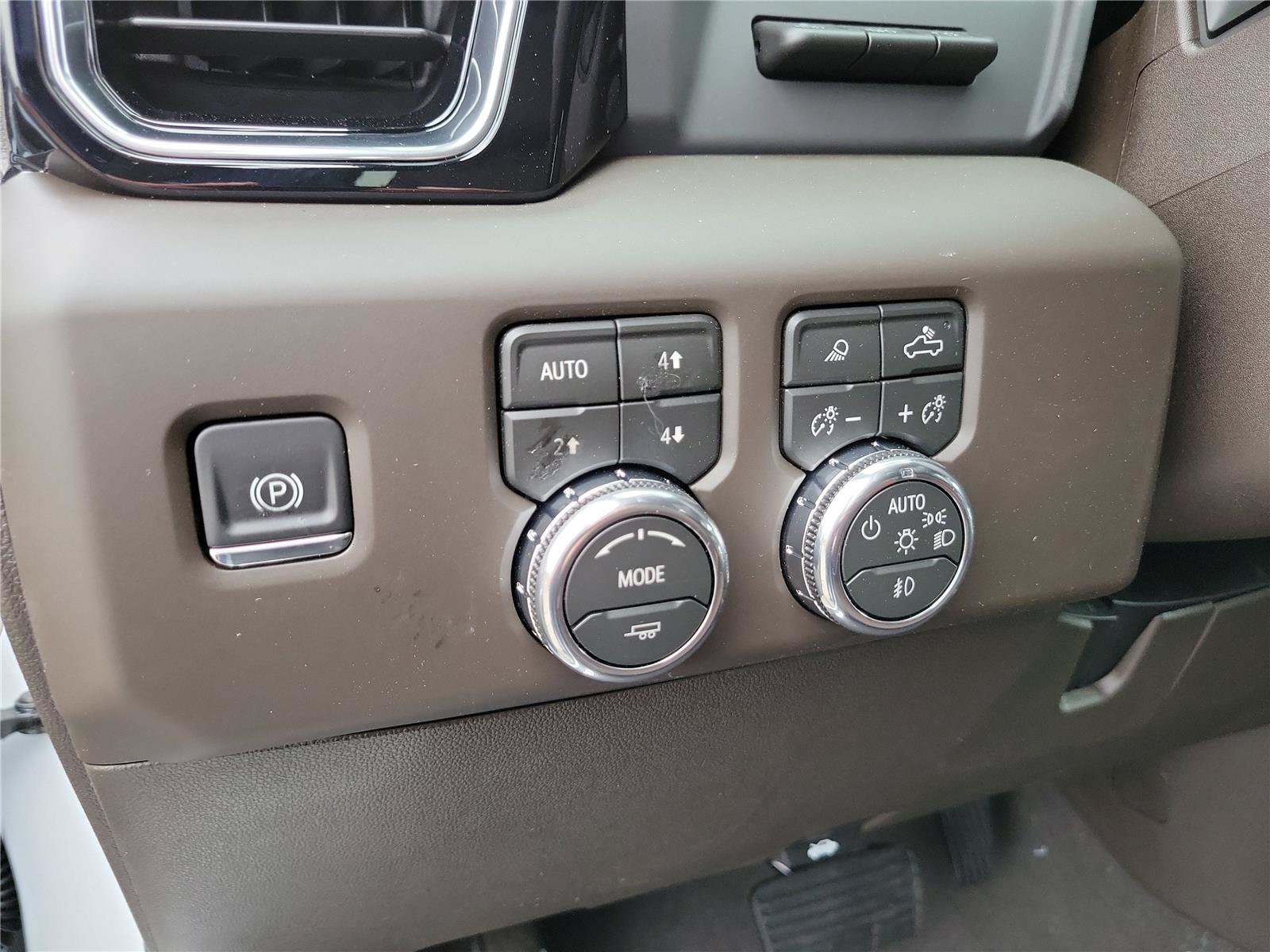 New 2026 GMC Sierra 2500 Denali w/ Denali Reserve Package AWD/4WD image 20