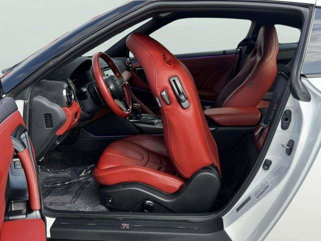 Used 2024 Nissan GT-R w/ Floor Mat Package AWD/4WD image 38