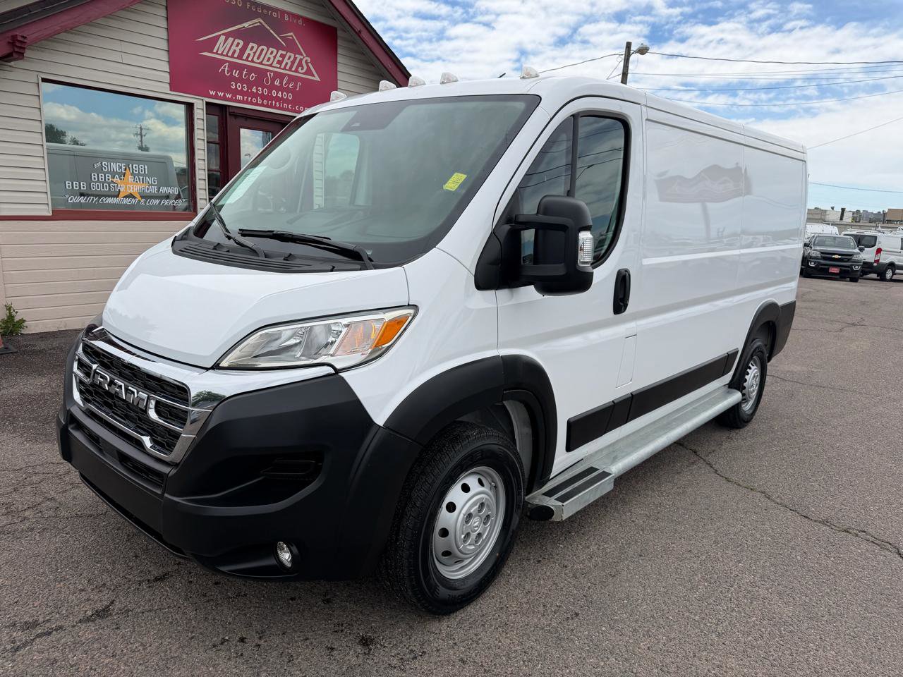 Used 2025 RAM ProMaster 2500 w/ U-Haul Equipment Group FWD image 4