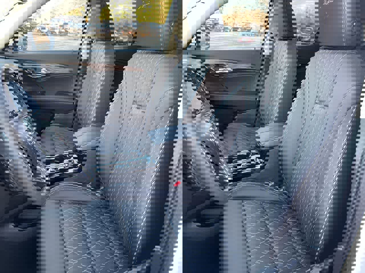 Used 2023 Buick Envision Avenir image 12