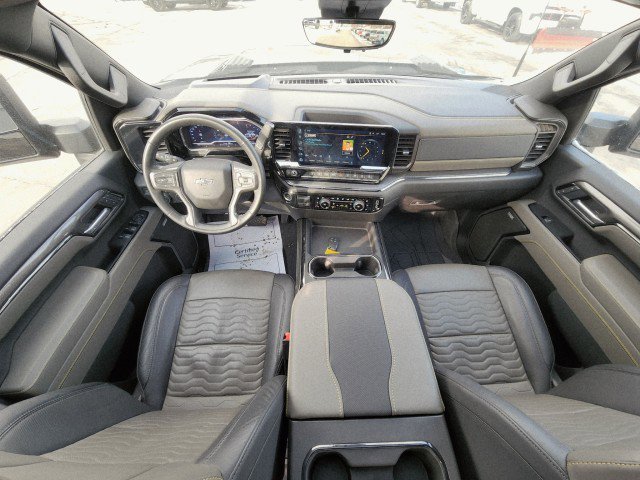 Used 2025 Chevrolet Silverado 2500 ZR2 w/ Technology Package image 31