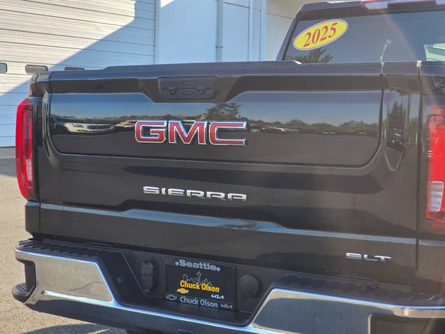 Used 2025 GMC Sierra 1500 SLT AWD/4WD image 17